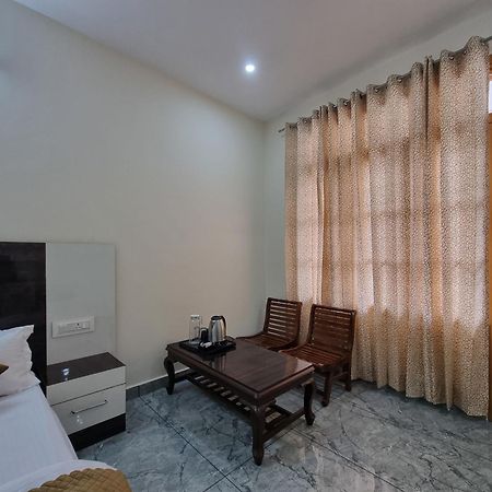 Baikunth Homes Далхаузи Екстериор снимка