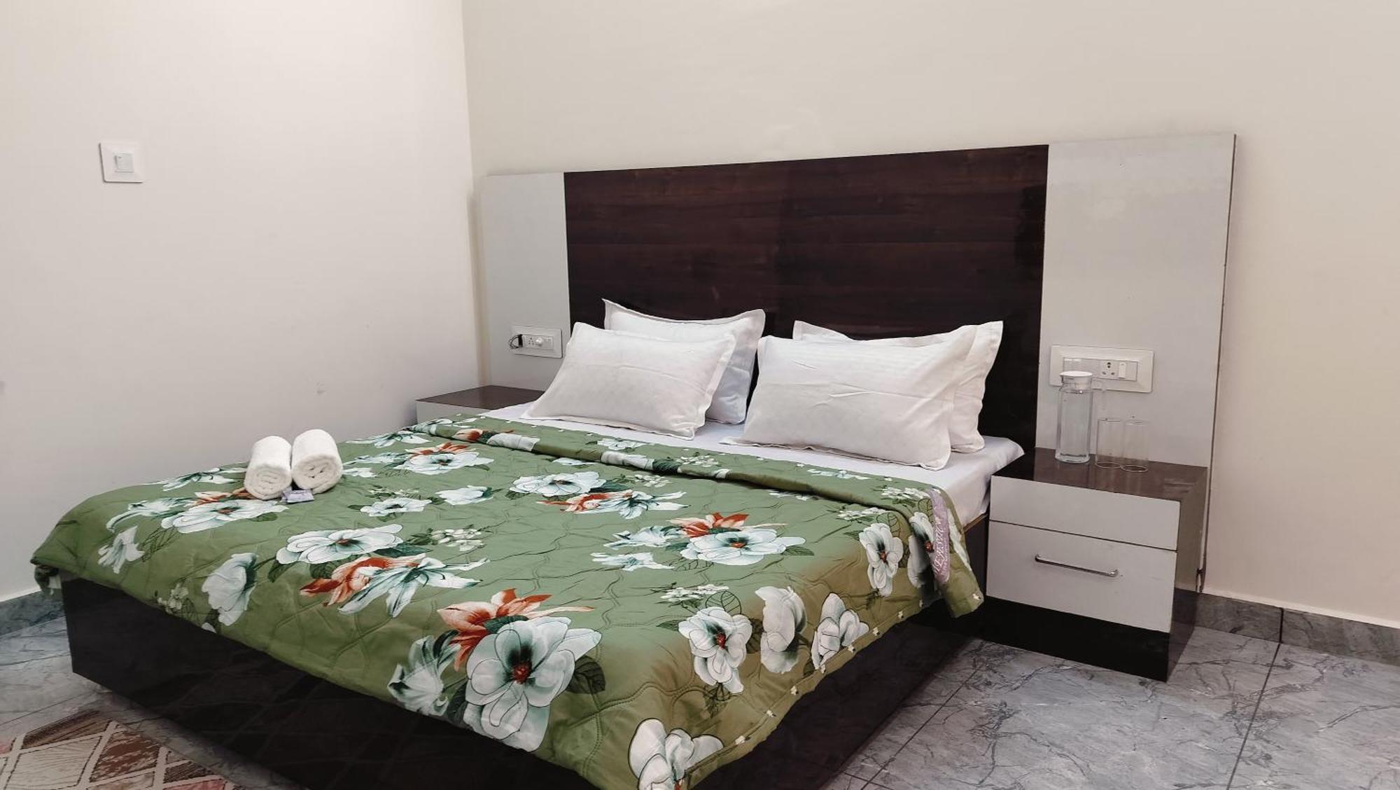 Baikunth Homes Далхаузи Екстериор снимка
