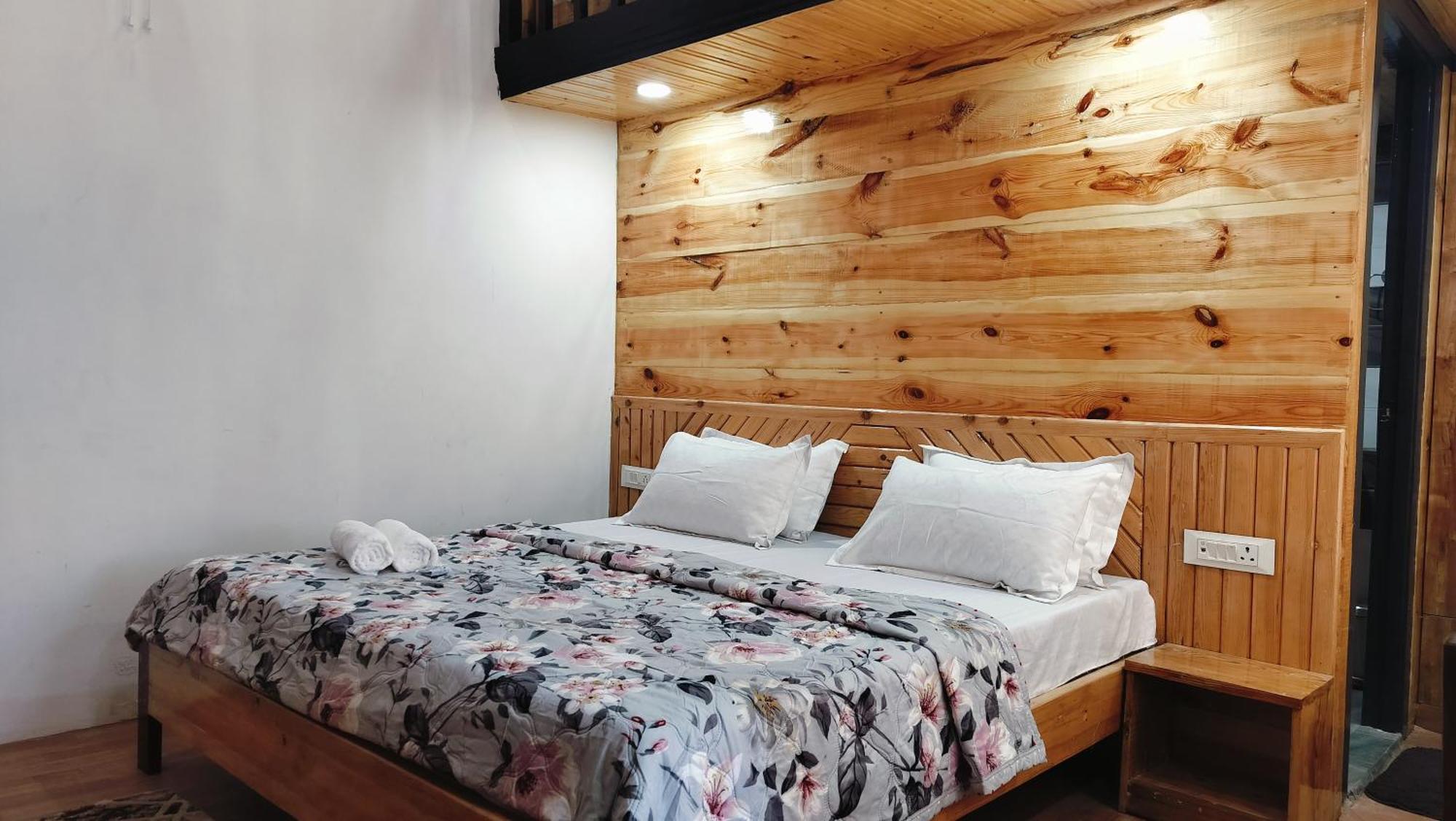 Baikunth Homes Далхаузи Екстериор снимка