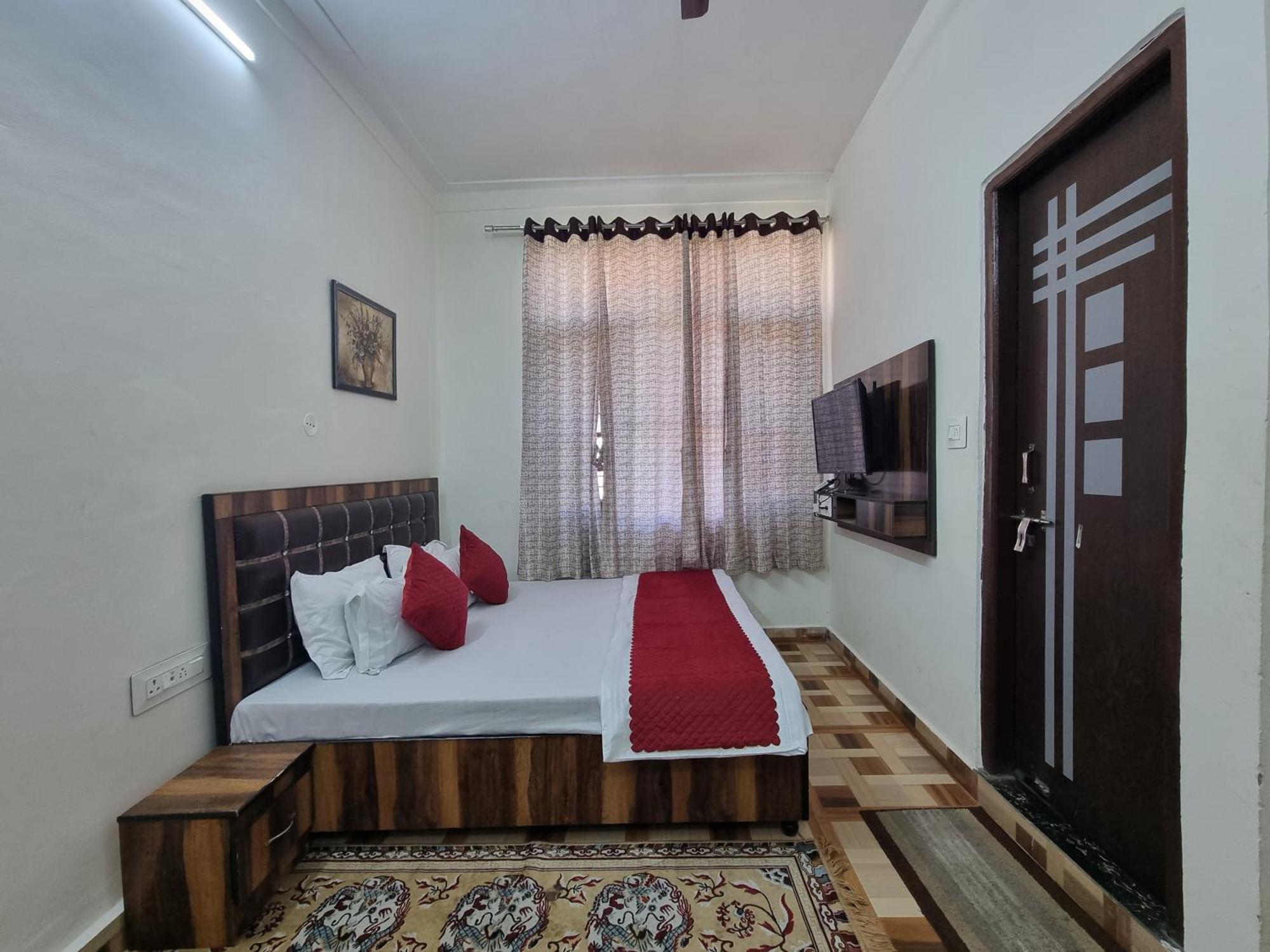 Baikunth Homes Далхаузи Екстериор снимка