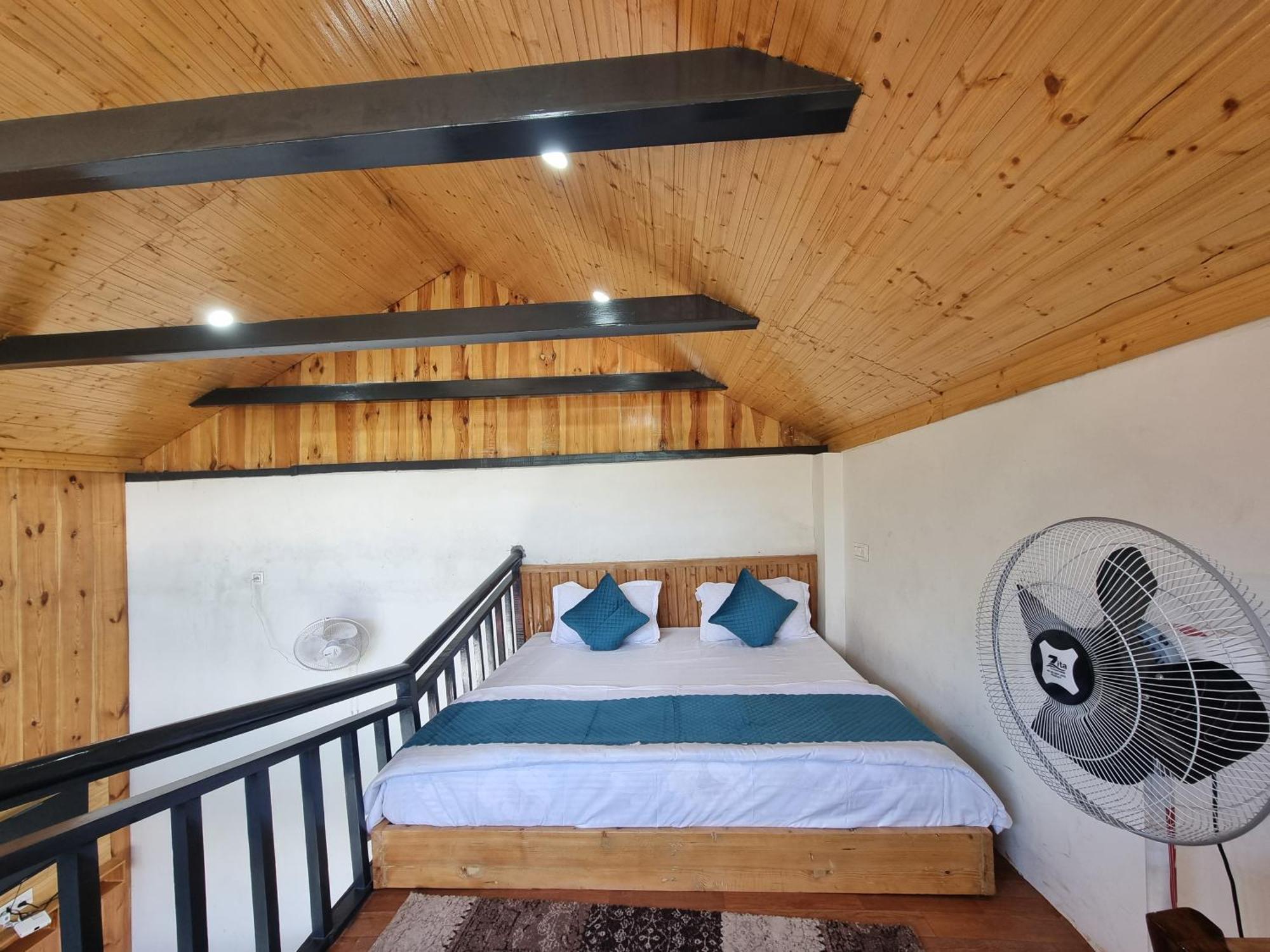 Baikunth Homes Далхаузи Екстериор снимка