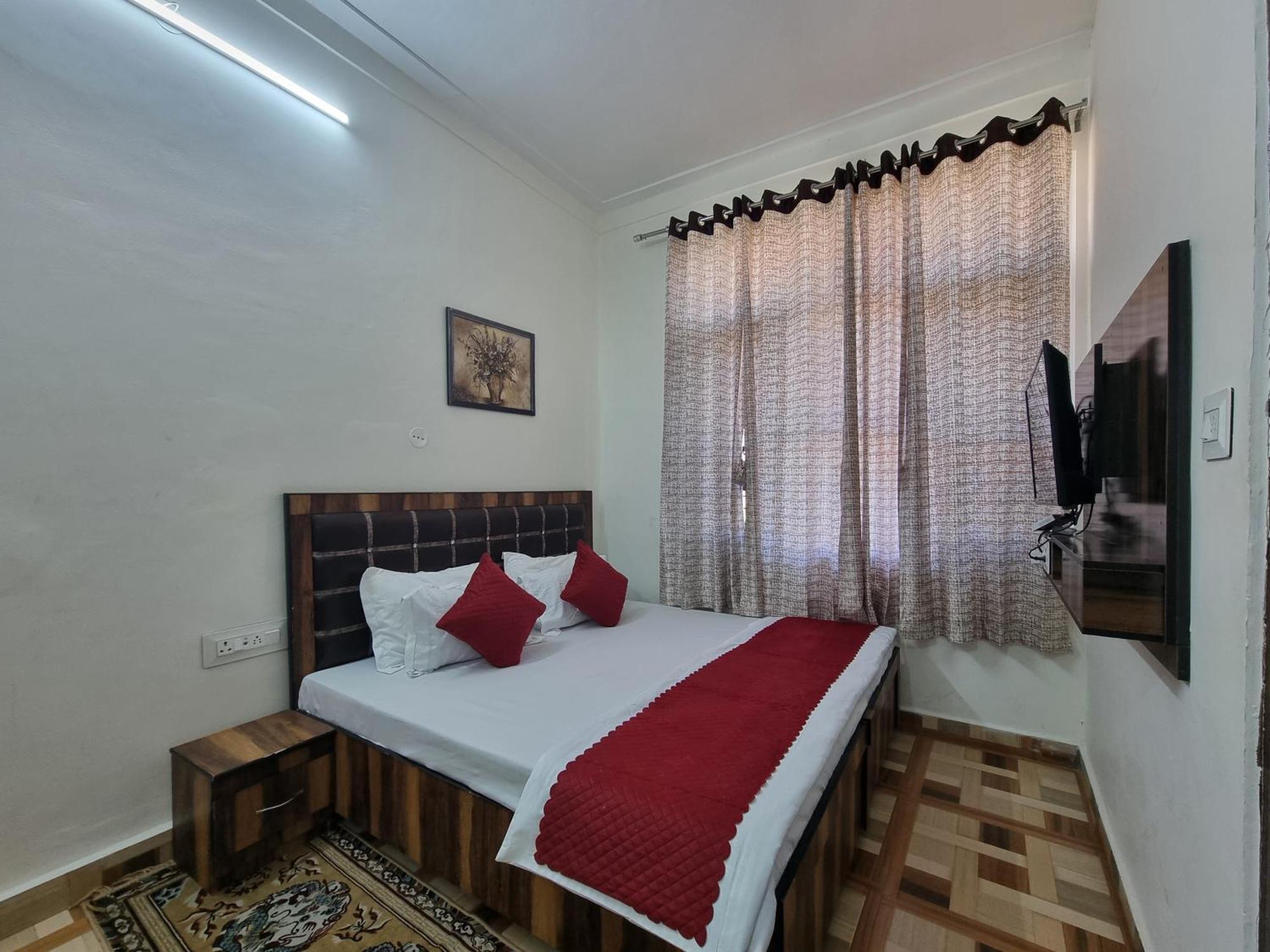 Baikunth Homes Далхаузи Екстериор снимка